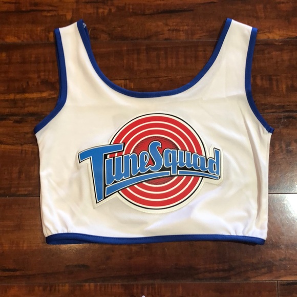 lola tune squad crop top